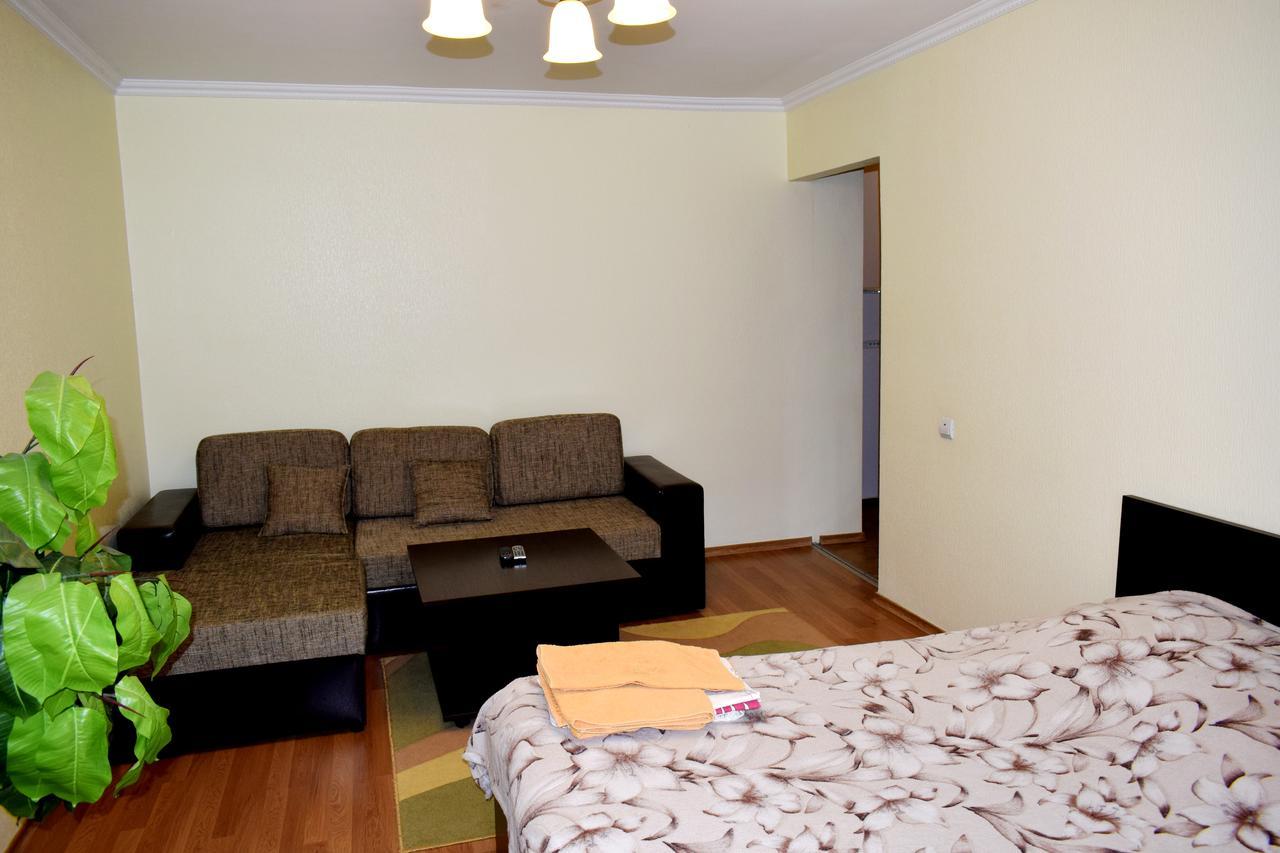 Apartment On Krushelnitskoy 73 Rivne Exterior photo