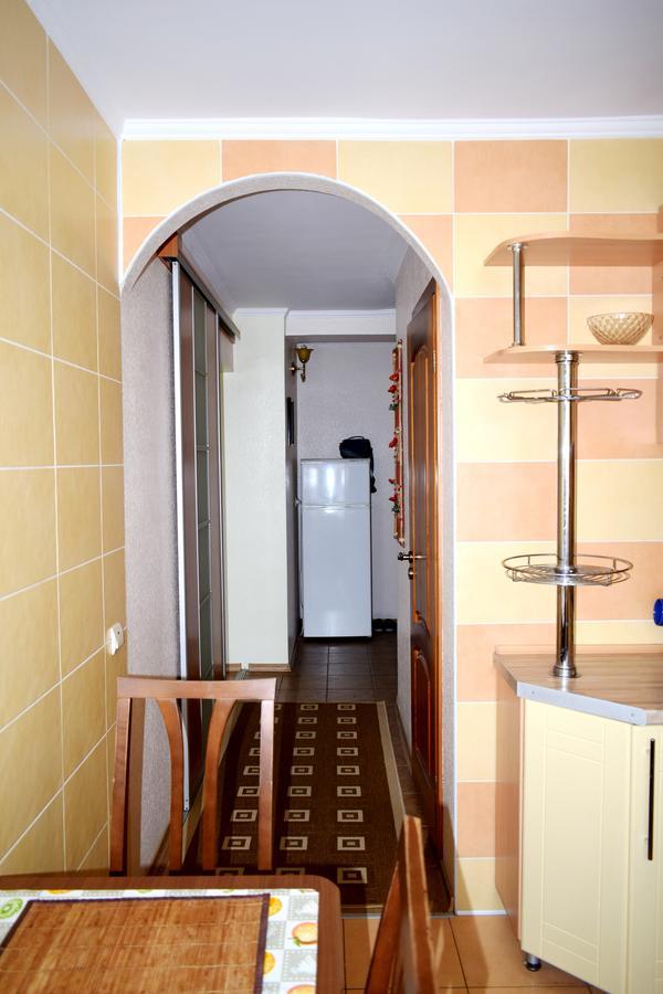 Apartment On Krushelnitskoy 73 Rivne Exterior photo